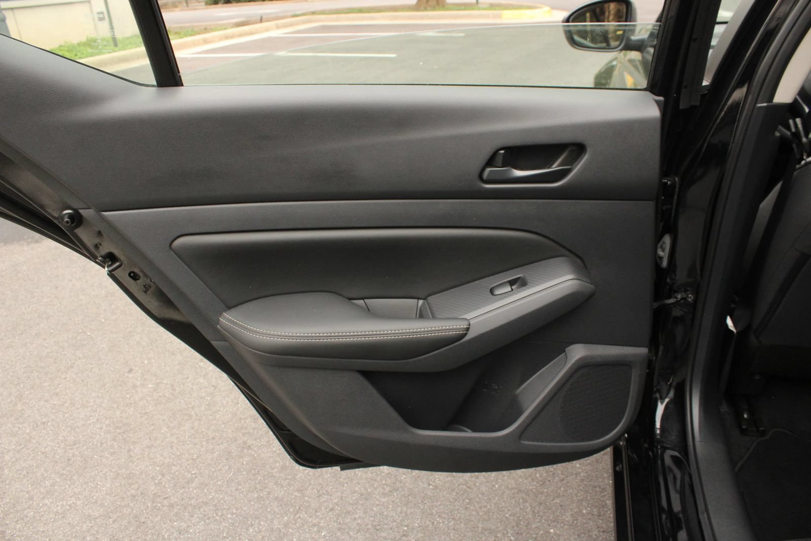 Used 2025 Nissan Altima 2.5 SV FWD image 21