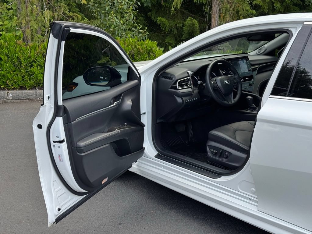 Used 2024 Toyota Camry XSE w/ Navigation Package FWD image 7