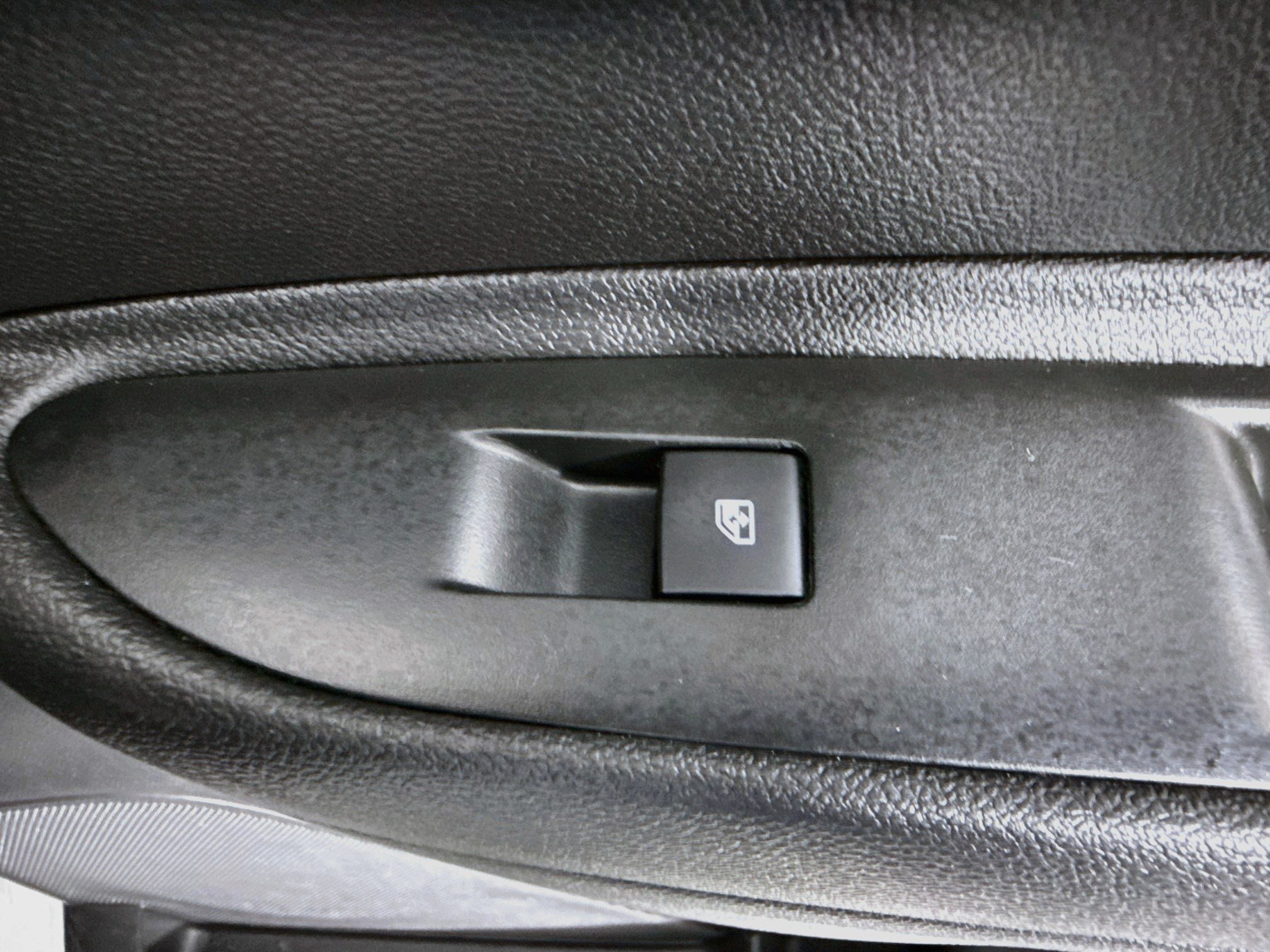 Used 2019 Chevrolet Trax LS FWD image 29