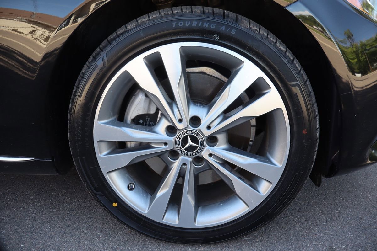 Used 2018 Mercedes-Benz C 300 4MATIC Sedan w/ Premium Package image 44