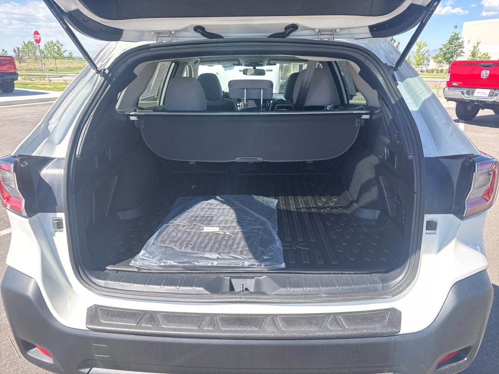 Used 2025 Subaru Outback Premium AWD/4WD image 25