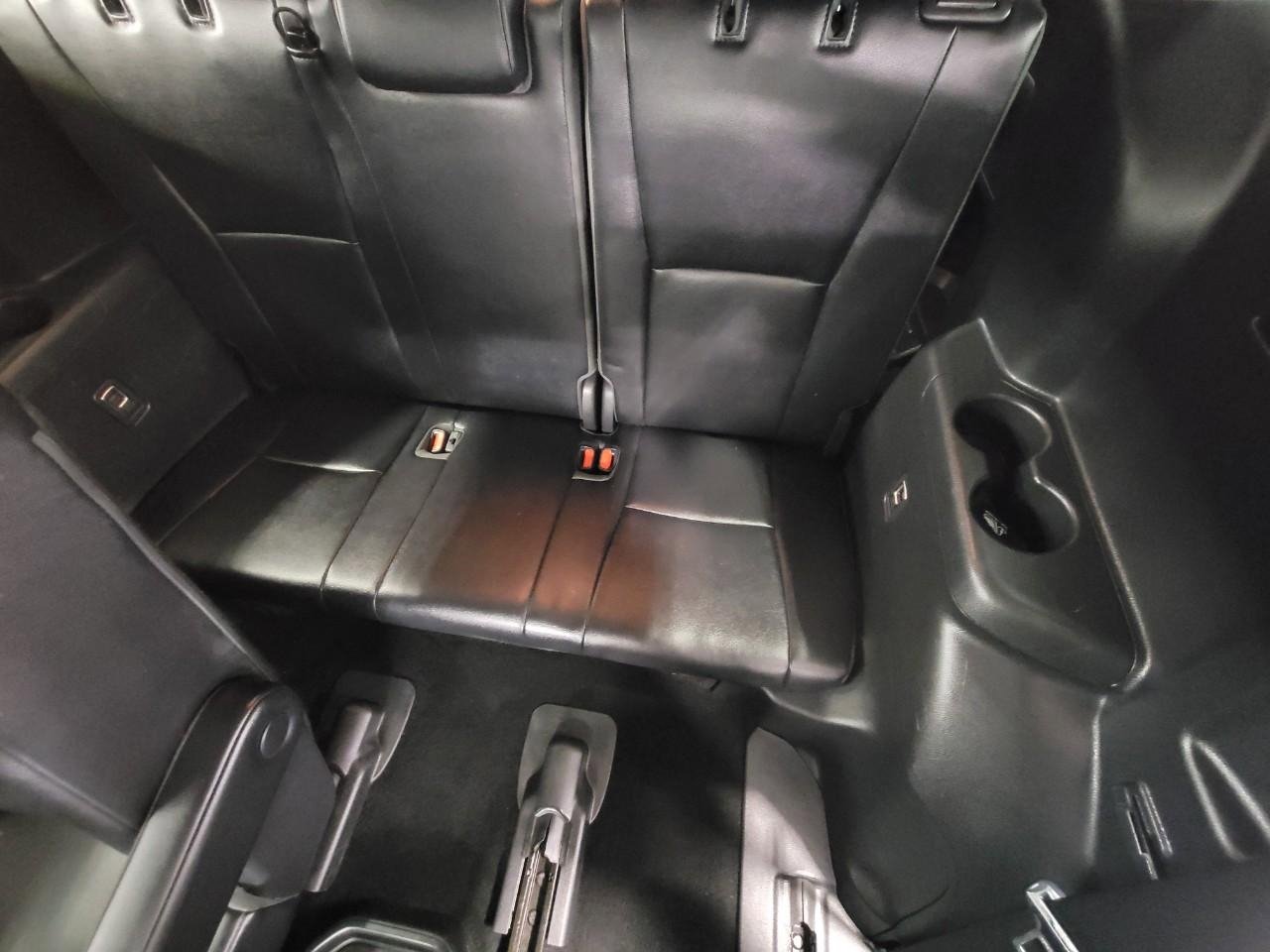 Used 2020 Toyota Highlander XLE image 26