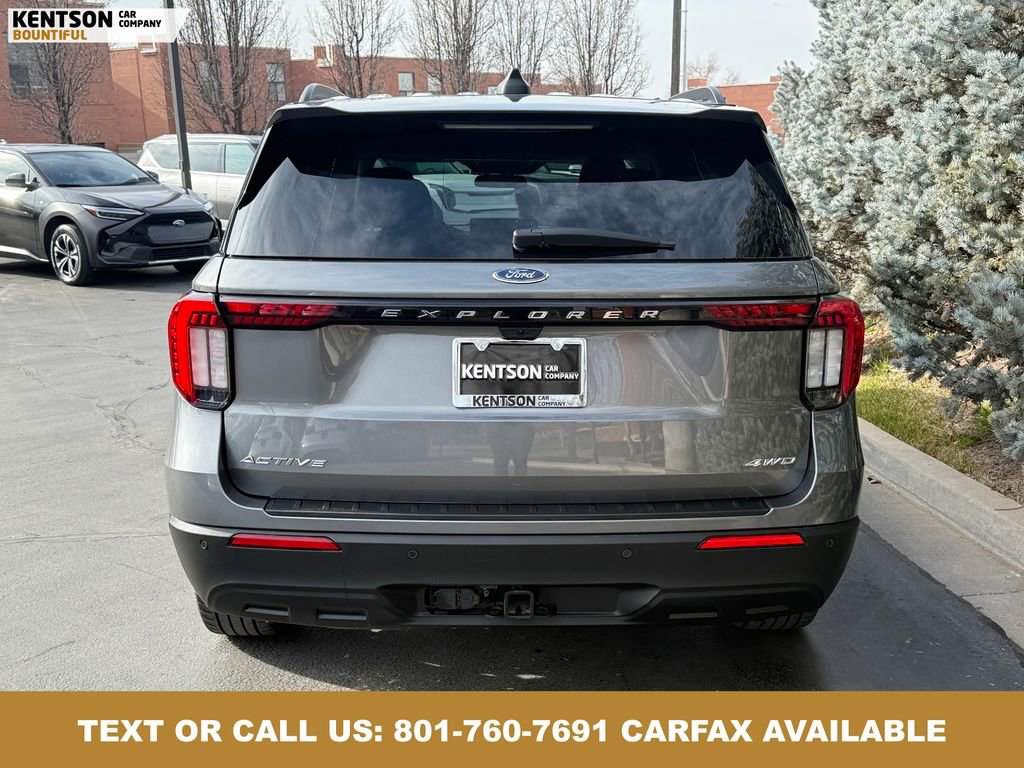 Used 2025 Ford Explorer Active AWD/4WD image 7