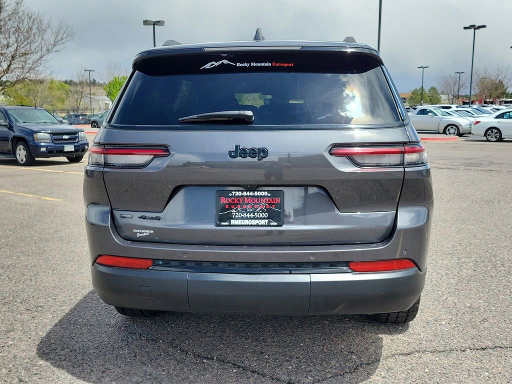 Used 2023 Jeep Grand Cherokee L Laredo AWD/4WD image 9