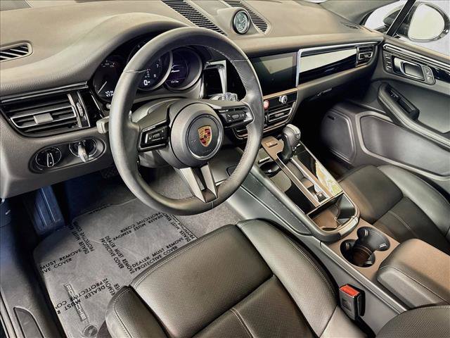 Certified 2026 Porsche Macan Turbo AWD/4WD image 4