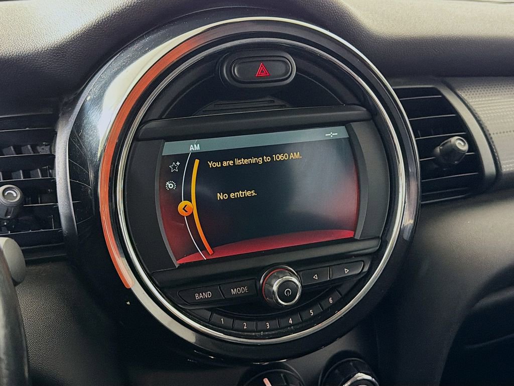 Used 2019 MINI Cooper 2-Door Hardtop w/ Signature Upholstery Package image 12