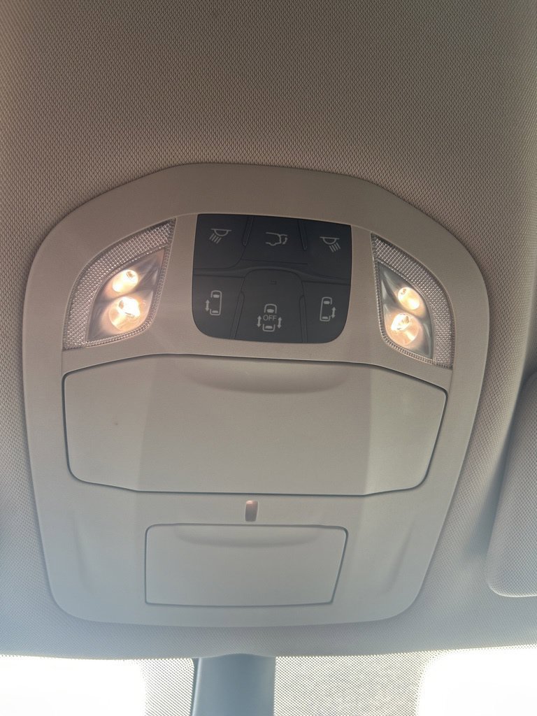 Used 2023 Chrysler Pacifica Touring-L FWD image 39