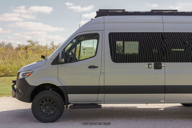 Used 2025 Mercedes-Benz Sprinter 2500 image 4