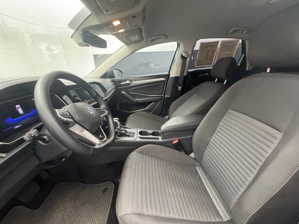 Used 2024 Volkswagen Jetta S image 9