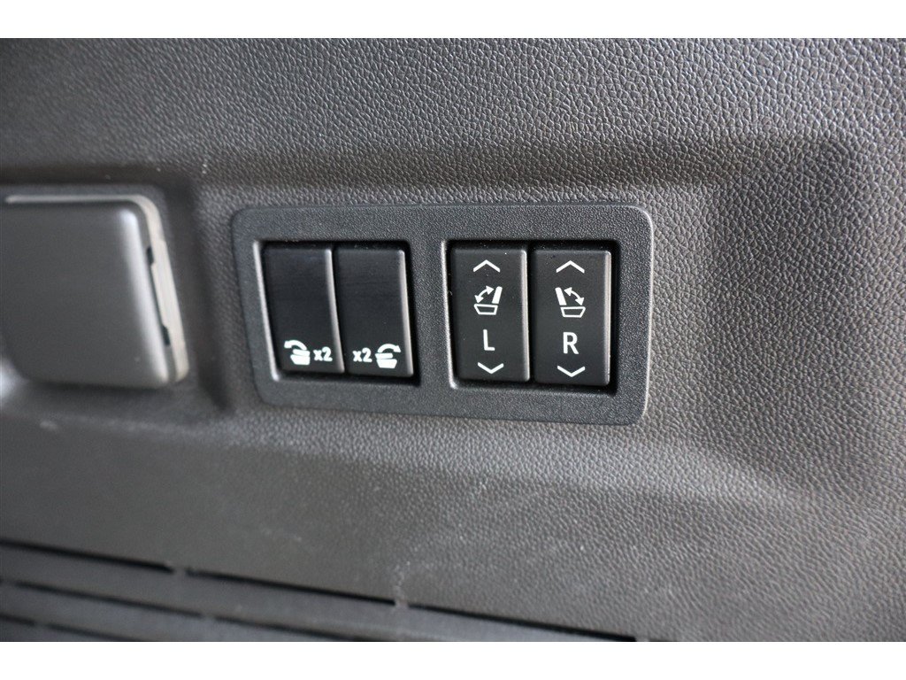 Used 2021 Chevrolet Tahoe Premier AWD/4WD image 8