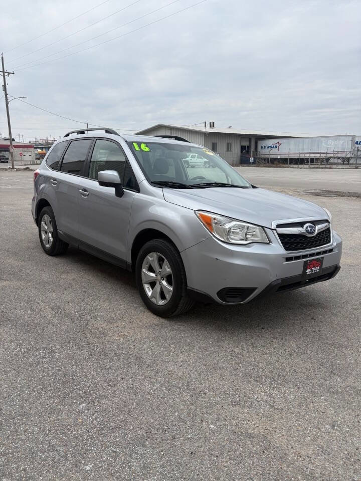 Used 2016 Subaru Forester 2.5i Premium w/ All-Weather Package AWD/4WD image 2