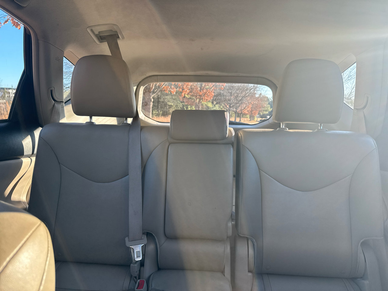 Used 2014 Toyota Prius V Four image 16