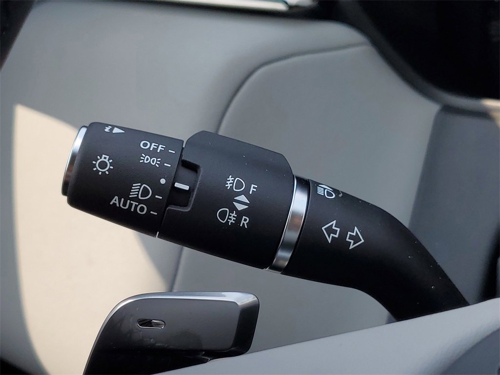 New 2026 Land Rover Range Rover Velar Dynamic SE image 17