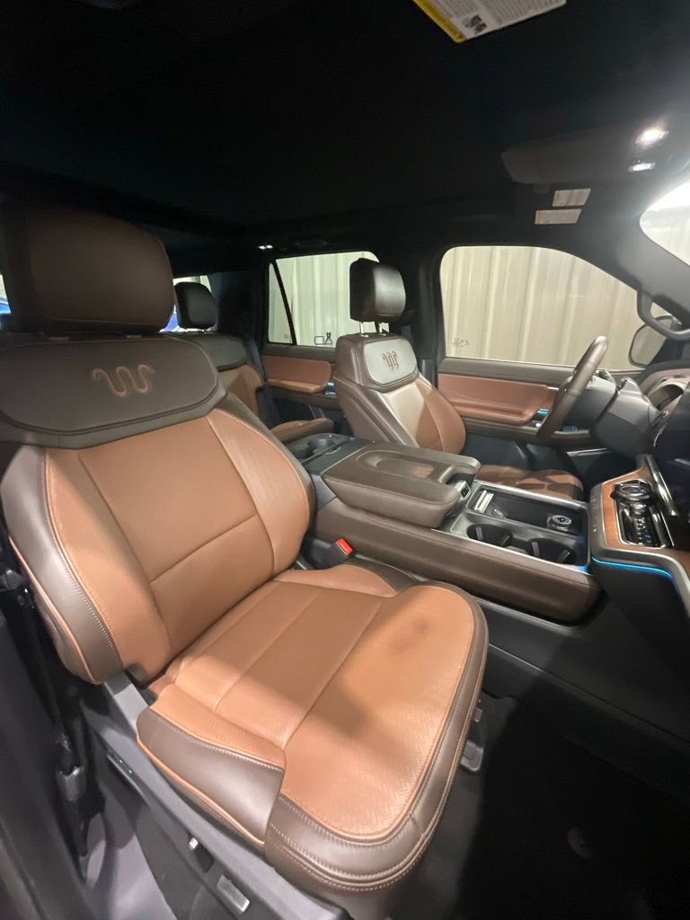 Used 2025 Ford Expedition King Ranch image 16