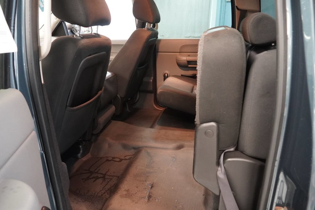 Used 2010 Chevrolet Silverado 1500 W/T AWD/4WD image 18