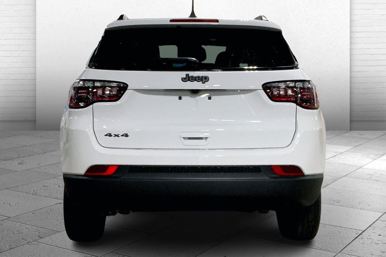 New 2026 Jeep Compass Latitude AWD/4WD image 4
