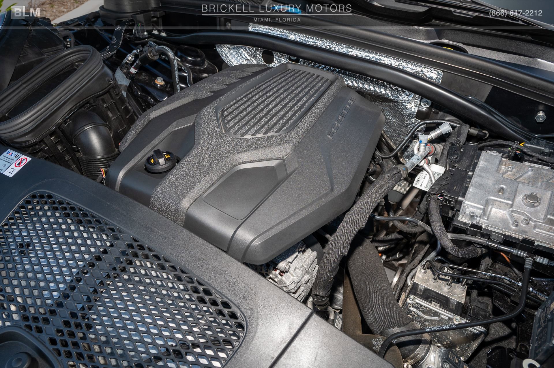 Used 2024 Porsche Macan image 40