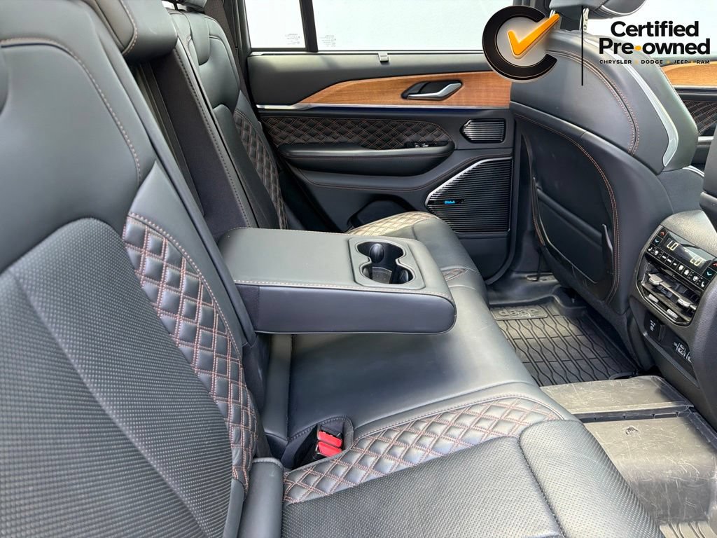Certified 2023 Jeep Grand Cherokee Summit AWD/4WD image 30