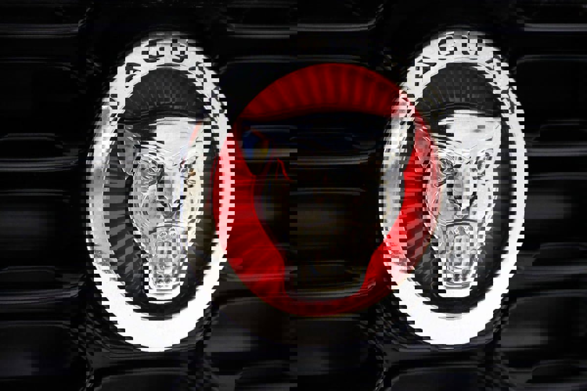 Used 2021 Jaguar F-TYPE R-Dynamic image 16