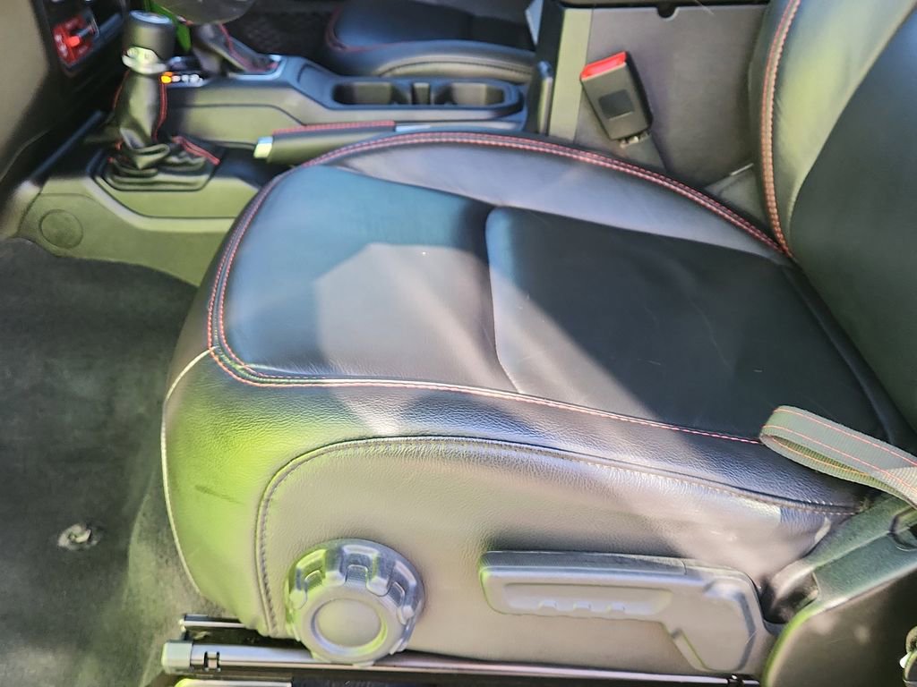 Used 2019 Jeep Wrangler Unlimited Rubicon w/ Uconnect 4C Nav & Sound Group image 9