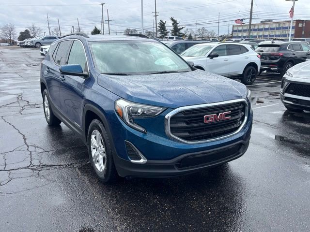 Used 2020 GMC Terrain SLE w/ Driver Convenience Package image 3