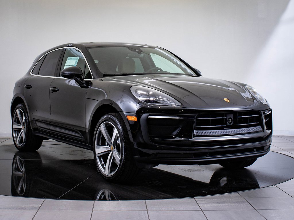 Certified 2025 Porsche Macan image 10