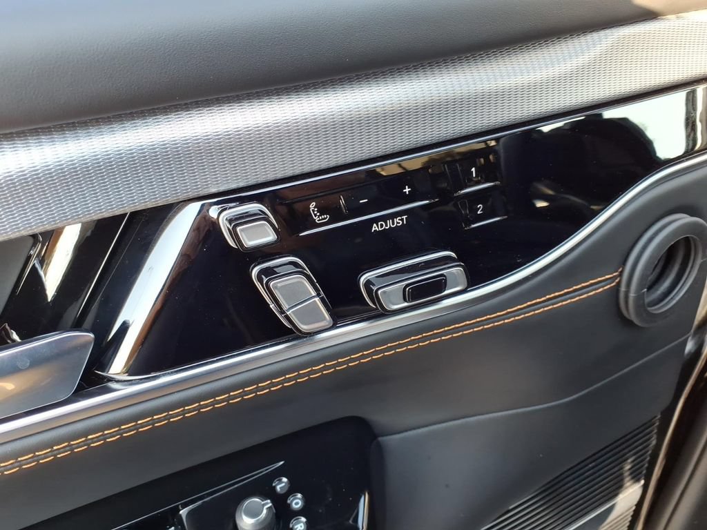 Certified 2023 Jeep Grand Wagoneer Series III AWD/4WD image 7
