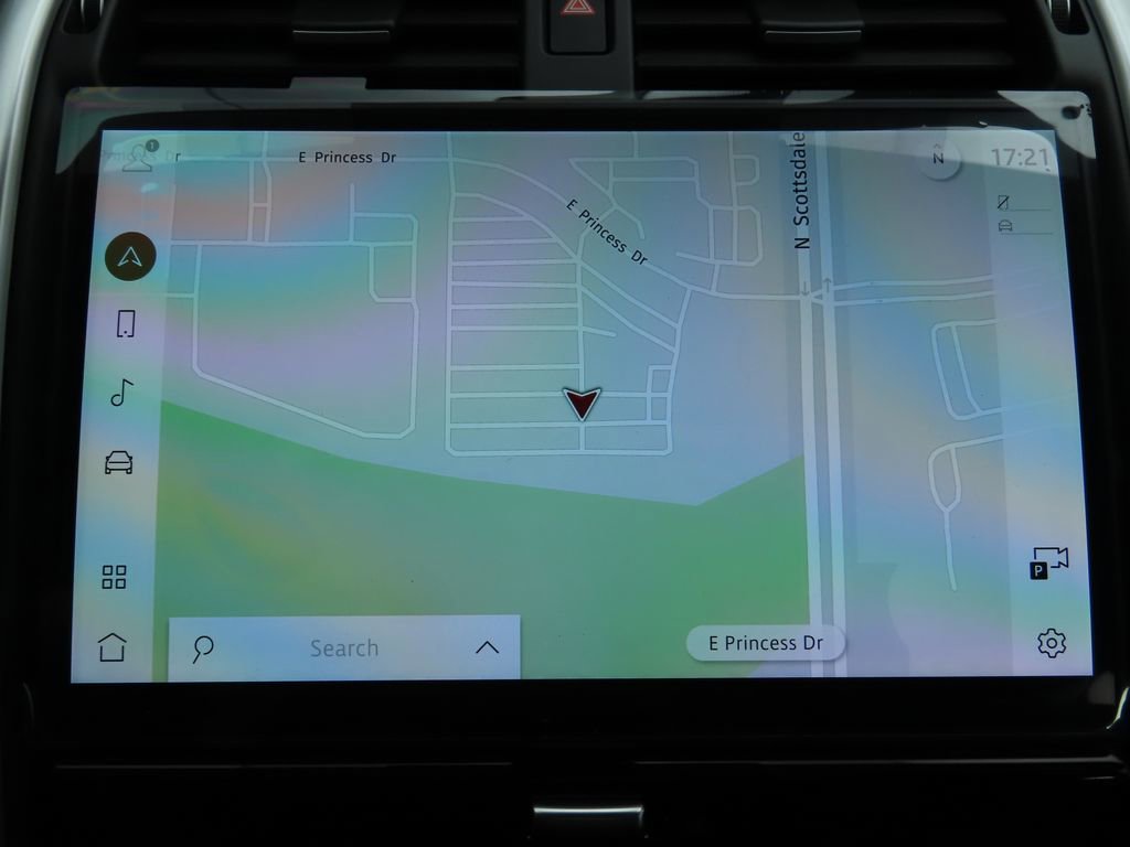 Used 2025 Land Rover Discovery S image 15