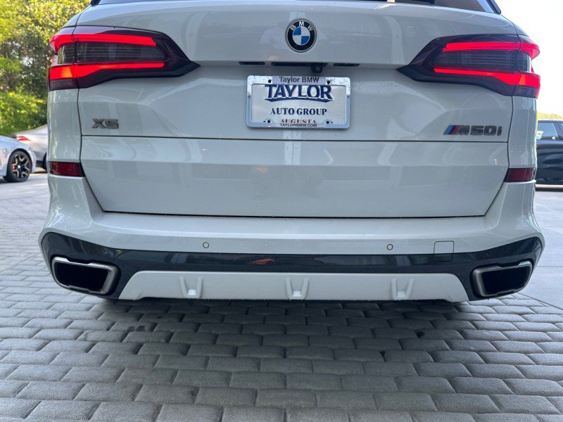Used 2021 BMW X5 M50i image 22