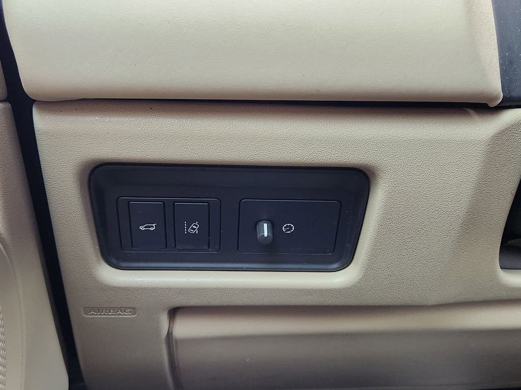 Used 2019 Land Rover Discovery Sport HSE image 22