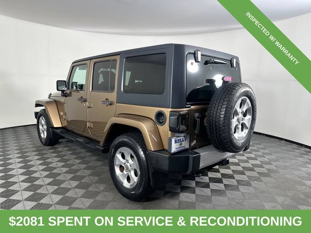 Used 2015 Jeep Wrangler Unlimited Sahara w/ Connectivity Group AWD/4WD image 9