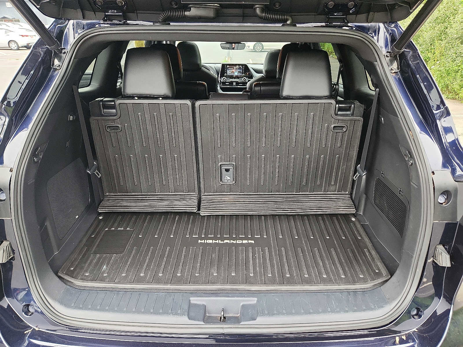 Used 2022 Toyota Highlander XSE image 29