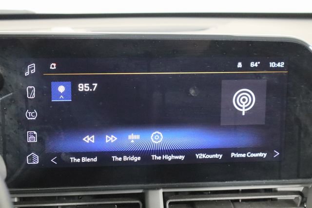 Used 2025 Chevrolet Trax LT w/ LT Convenience Package image 31