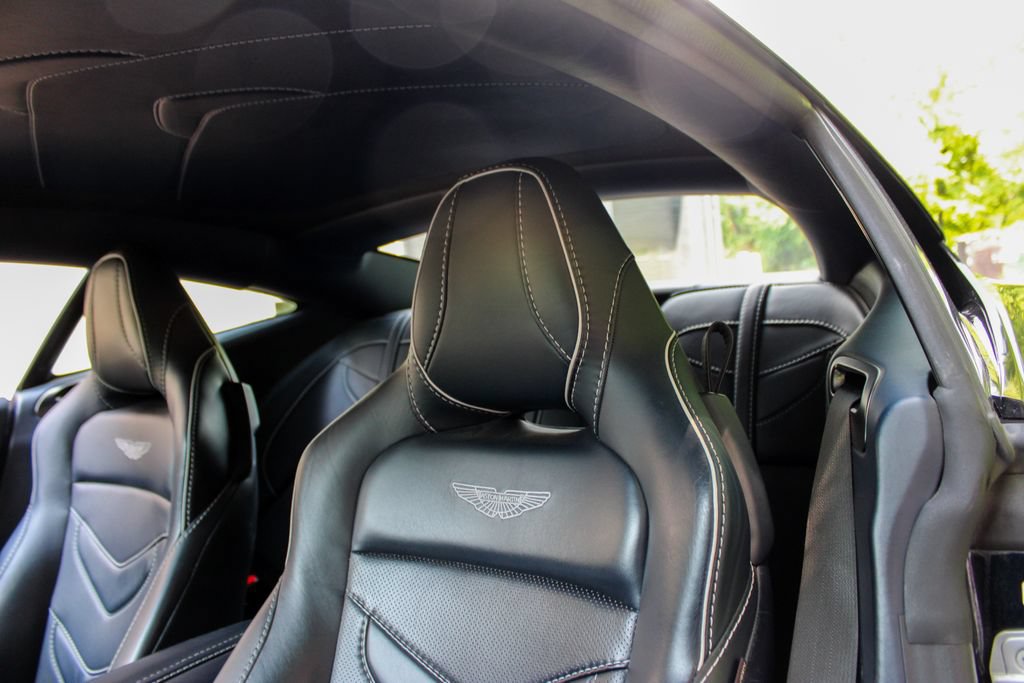 Used 2019 Aston Martin DBS Superleggera RWD image 11