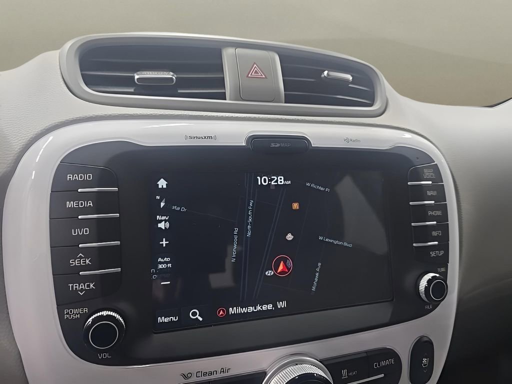 Used 2017 Kia Soul EV + w/ Sun & Fun Package image 26