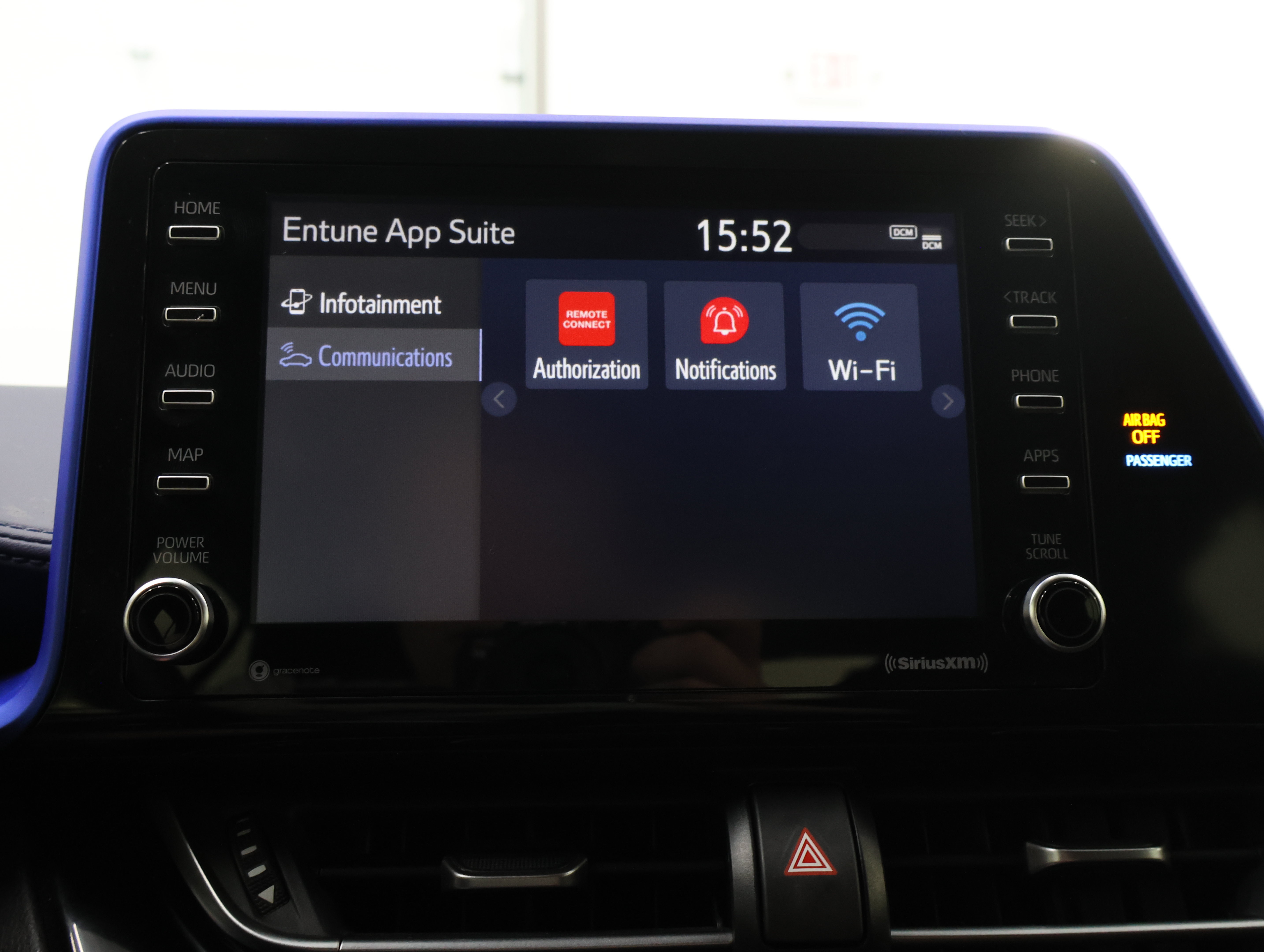 Used 2020 Toyota C-HR XLE FWD image 47