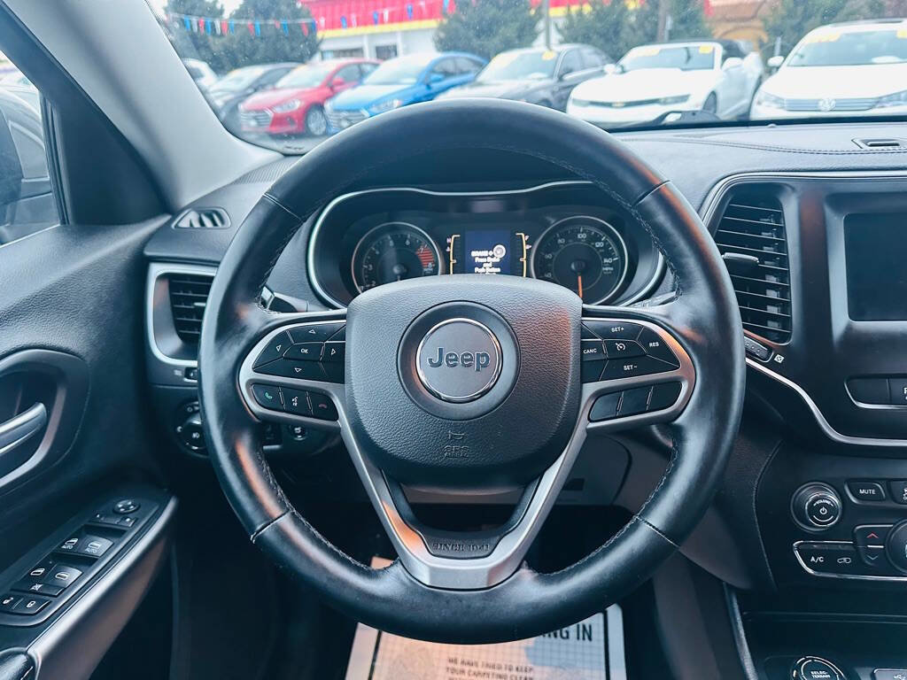 Used 2020 Jeep Cherokee Latitude Plus w/ Cold Weather Group image 11