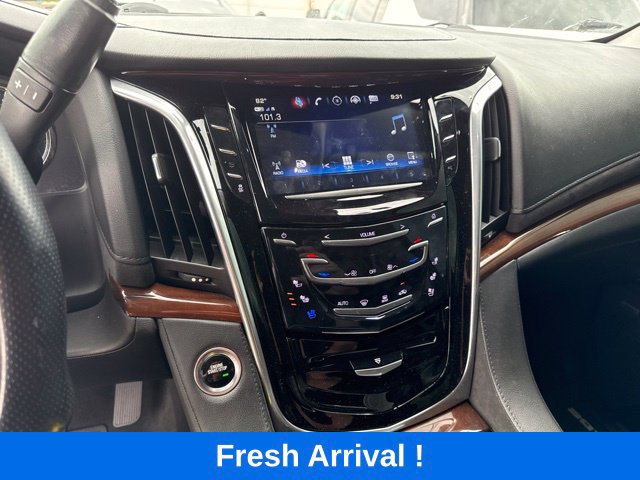 Used 2019 Cadillac Escalade ESV Luxury RWD image 8