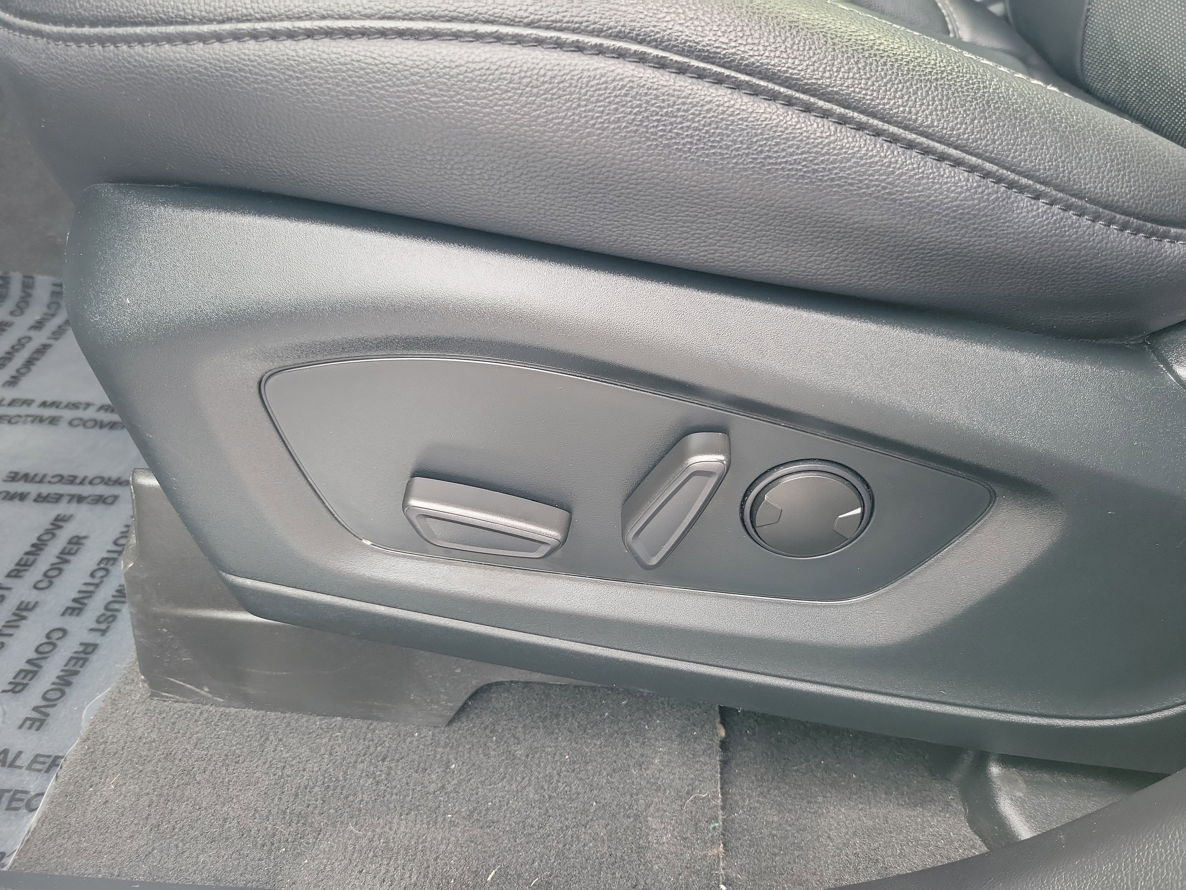 Used 2022 Ford Explorer Limited w/ Equipment Group 301A AWD/4WD image 23