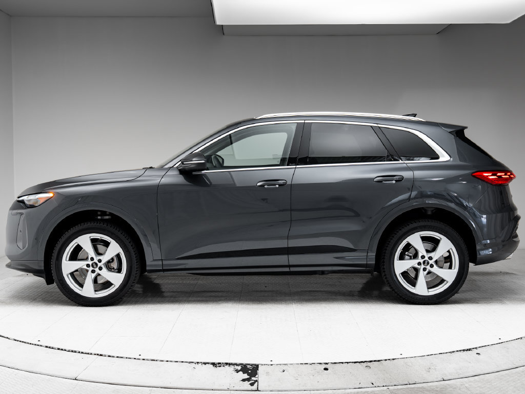 Used 2025 Audi Q5 Premium Plus AWD/4WD image 2