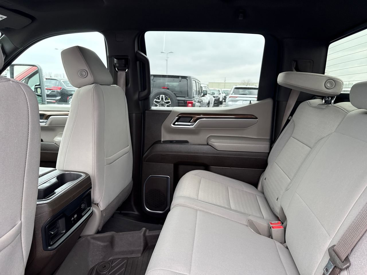 Used 2024 Chevrolet Silverado 1500 LT image 15