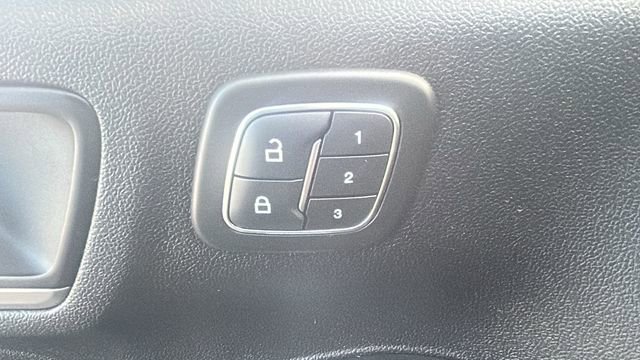 Used 2021 Ford Escape Titanium image 21