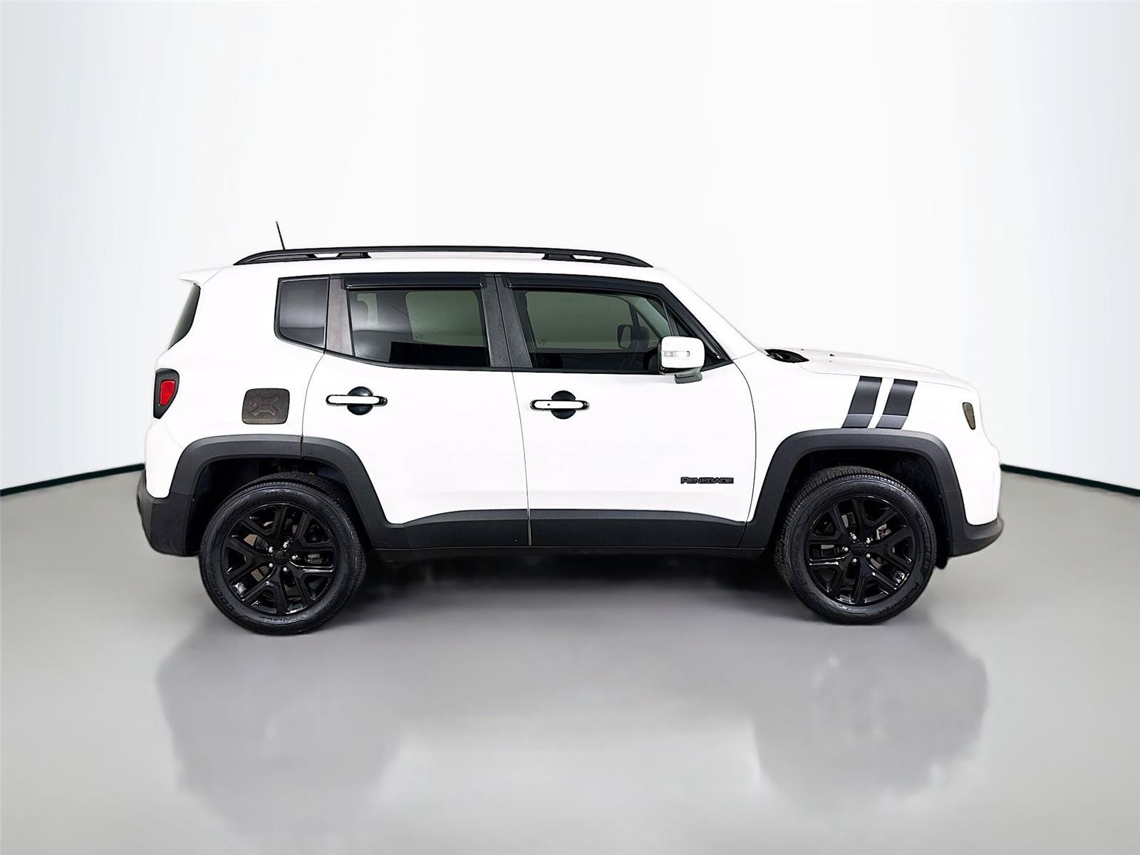 Used 2019 Jeep Renegade Altitude w/ Quick Order Package 2XM AWD/4WD image 18