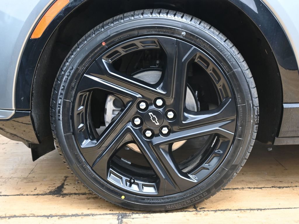 Used 2024 Chevrolet Equinox EV RS FWD image 11