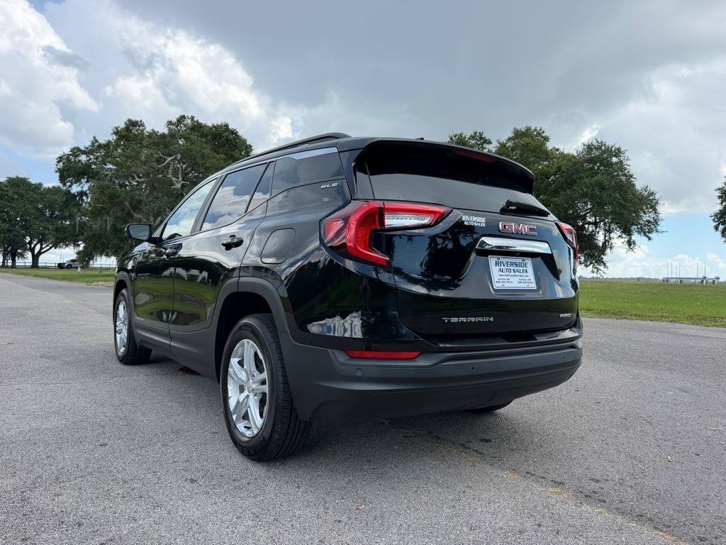 Used 2022 GMC Terrain SLE w/ Driver Convenience Package AWD/4WD image 4