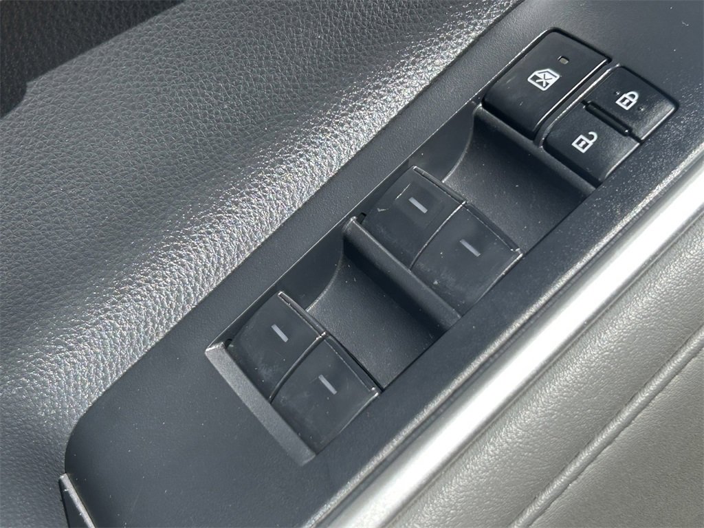 Certified 2023 Toyota Highlander XLE image 19