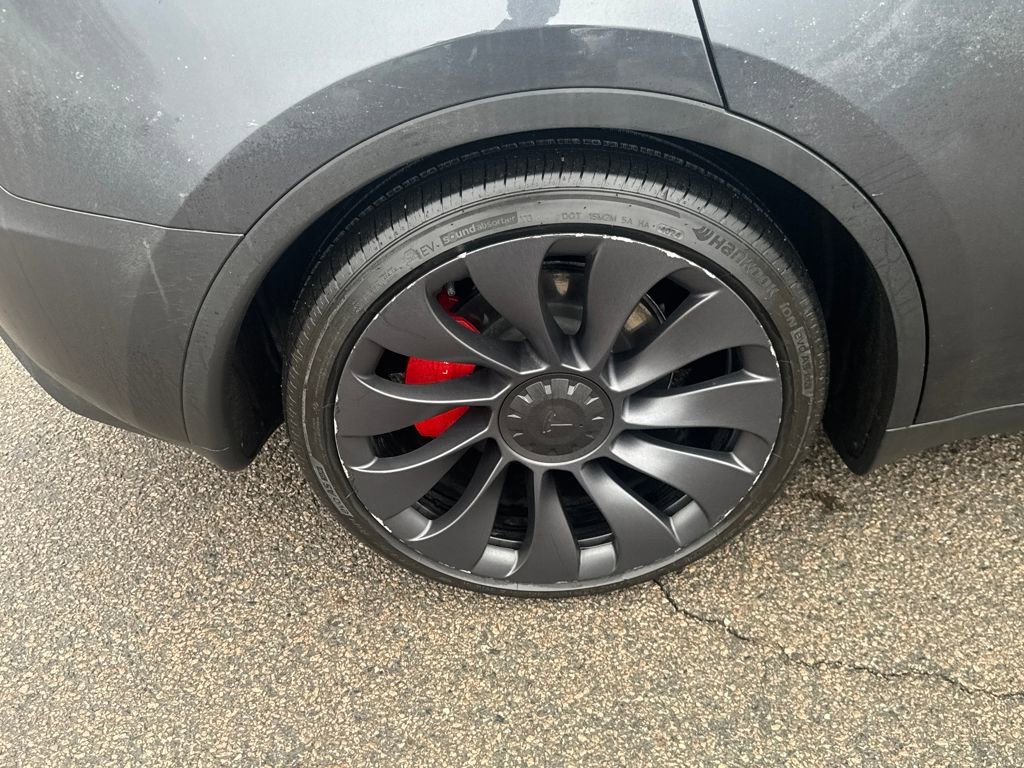 Used 2024 Tesla Model Y Performance image 38