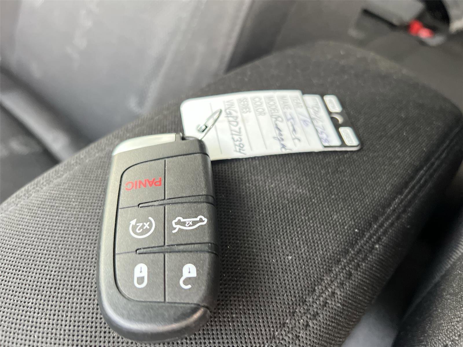 Used 2016 Jeep Renegade Sport w/ Power & Air Group image 23