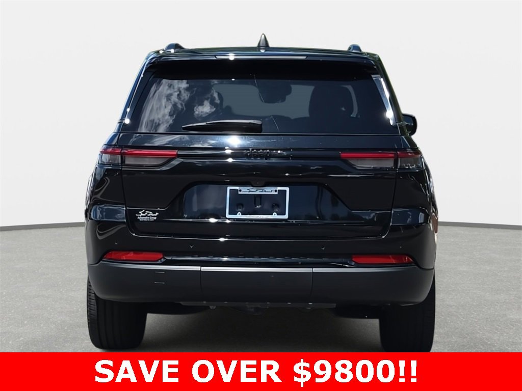 Used 2023 Jeep Grand Cherokee Altitude image 6