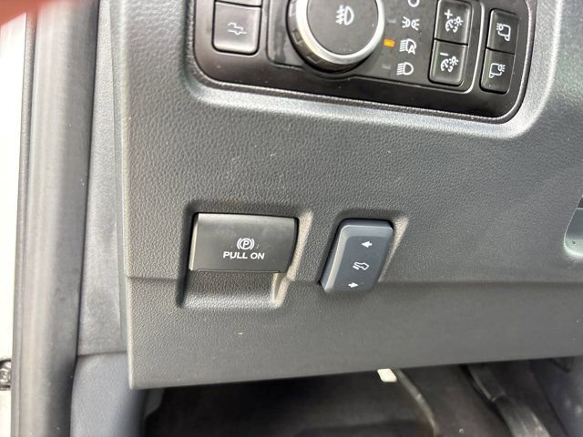 Used 2025 Ford F450 Platinum w/ FX4 Off-Road Package image 32